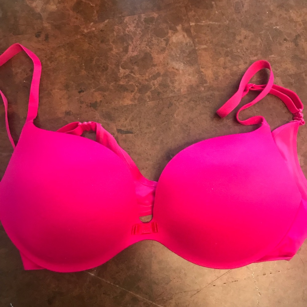Victoria’s Secret Plunge Push Up 🔥